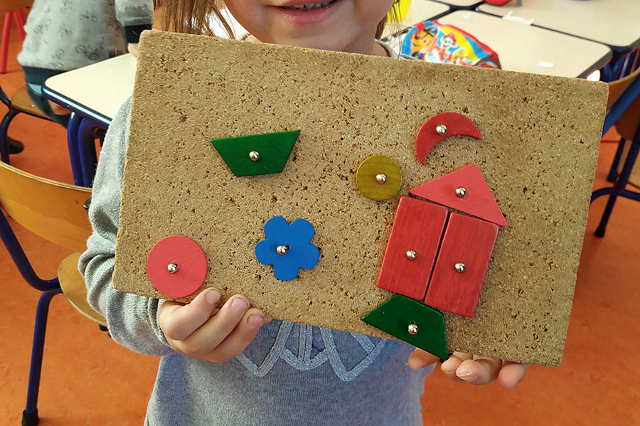 Les ateliers jeux de construction : explorer des formes des grandeurs et des suites organisées