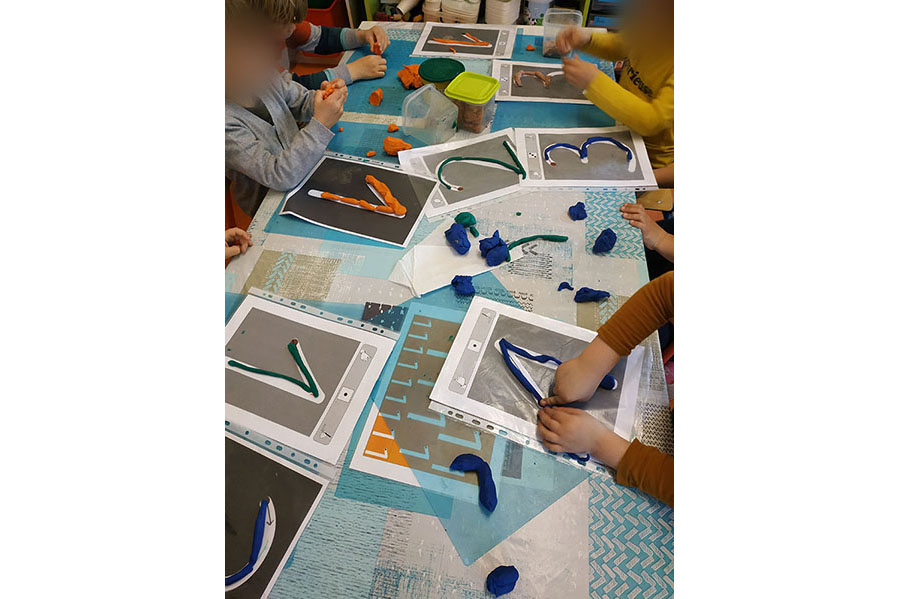 Reconnaître et former les lettres de l’alphabet et les chiffres